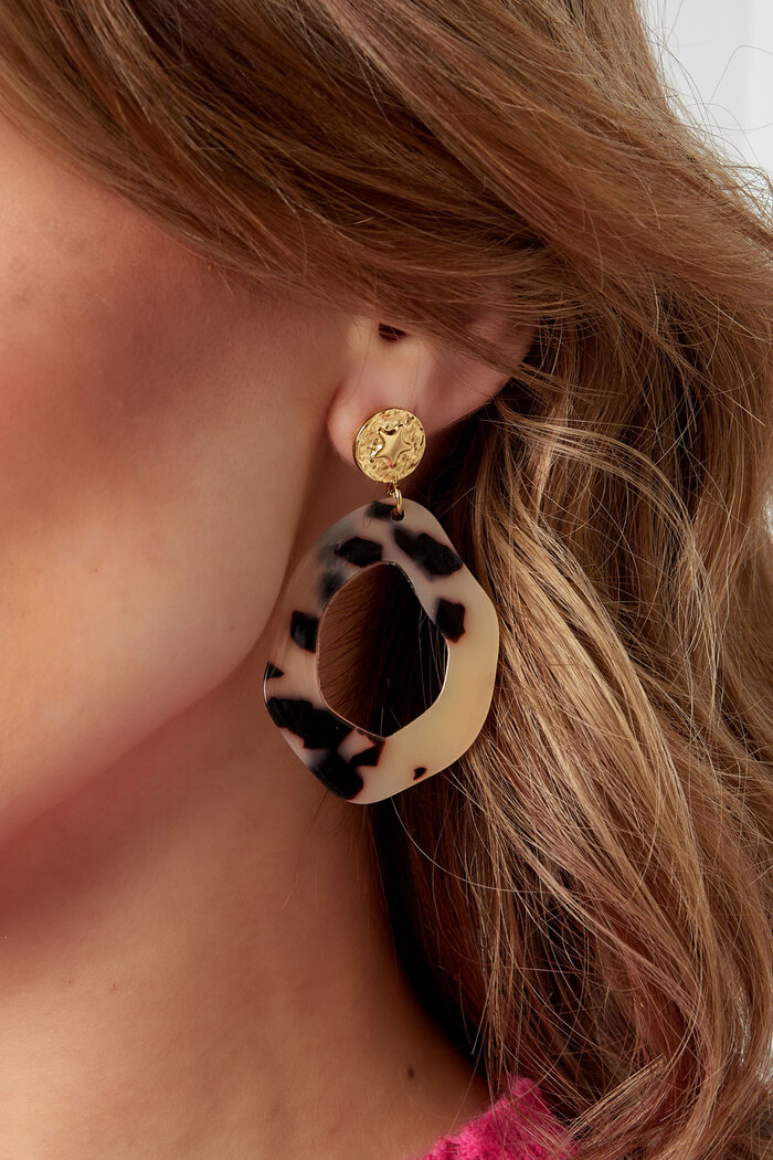 Ästhetische Ohrringe mit Aufdruck - Gold/Beige Bild6